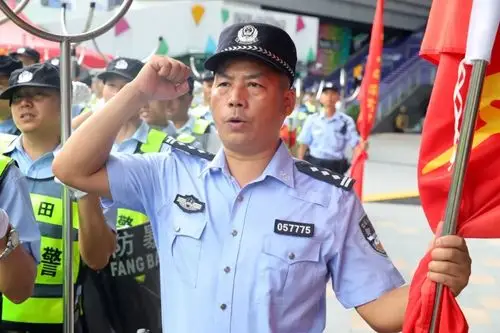 华强北万人义警巡逻暨百日攻坚反恐誓师大会今日举行