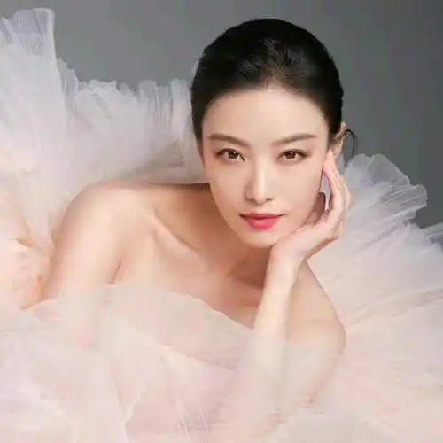 倪妮 兰蔻全球护肤与香水代言人