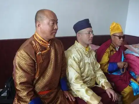 东宝·仲巴呼图克图 章嘉呼图克图什么意思?作何解释?