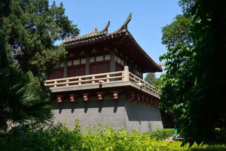 周王城城墙遗址