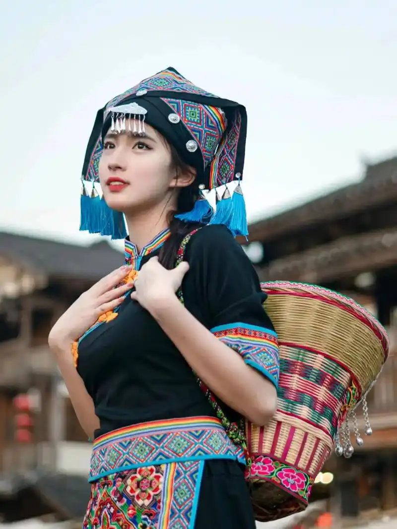 少数民族服饰 #壮族 #女款民族风服装推荐 #少数民族风情 - 抖音