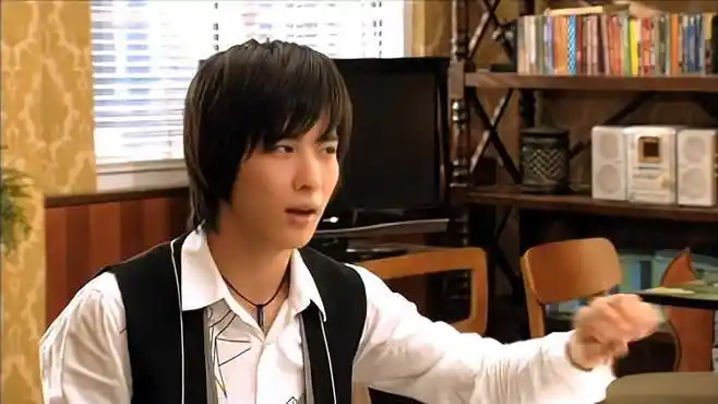 铠甲勇士:小飞果然是个富二代,豆芽都是用来摆盘的,真奢侈-母婴亲子