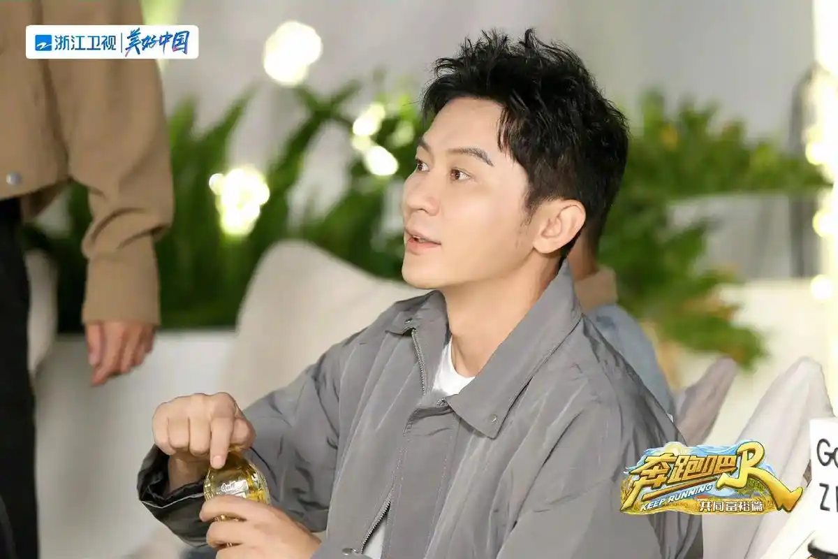 [cp]#奔跑吧#  兄弟团@李晨 @angelababy  - 抖音