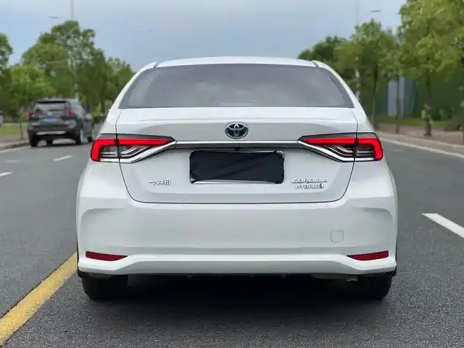 【品牌型号】21款丰田卡罗拉 双擎1.8l e-cvt精英版 - 抖音