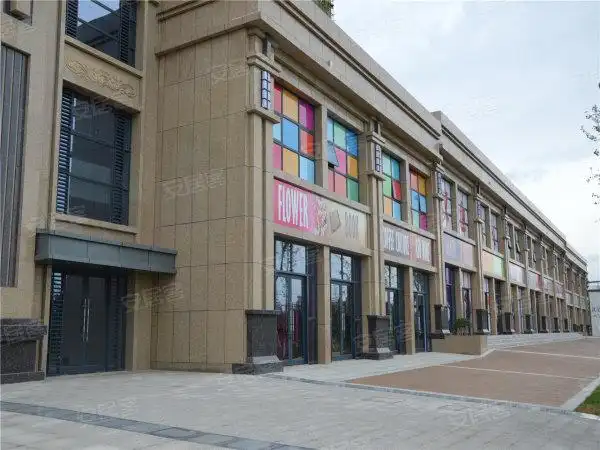 项目配套商业区,为小区业主营造便捷生活