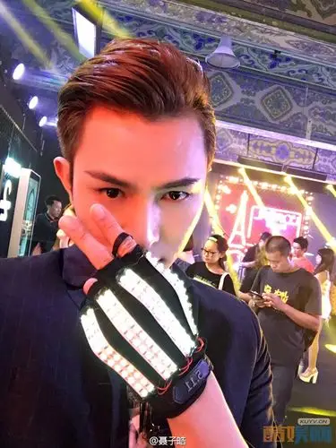 聂子皓和好友合照写真