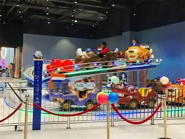 快来哈尔滨冰雪大世界四季游乐馆嗨玩一天室内真冰滑道最带劲儿