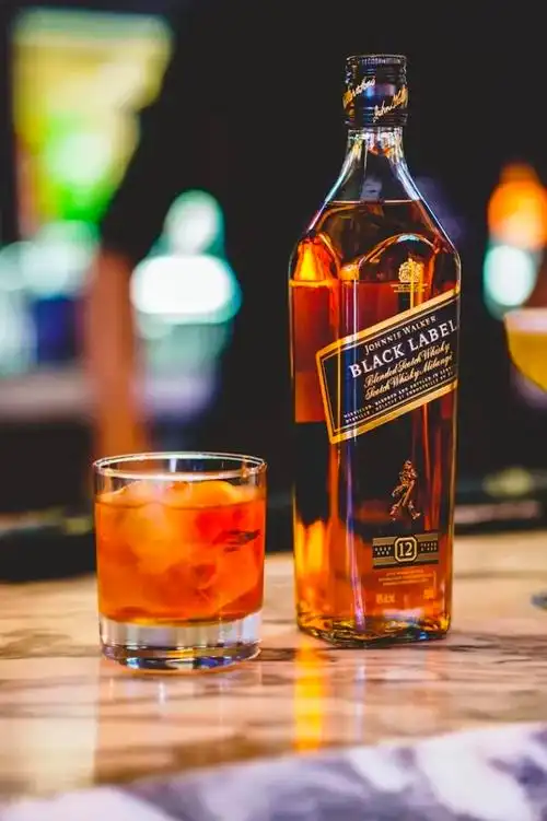 为了打动年轻人传统酒企盯上威士忌