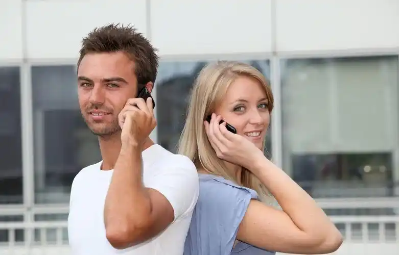 为什么你一打电话对方就挂了 拨打对方电话突然就挂了是为什么 - 情书