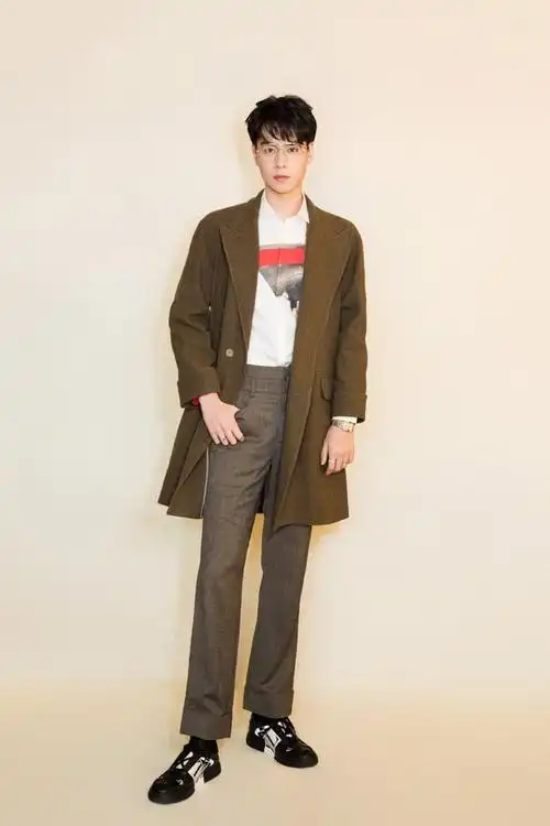 胡一天在暗恋橘生淮南中的神图(26岁胡一天演甜甜校园恋爱)(7)