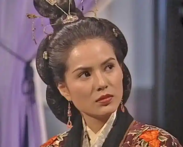 6版天龙八部李青萝对比少时不知舅妈美光顾看神仙姐姐了