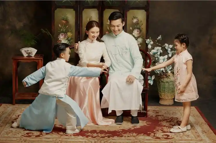影楼儿童摄影中国风古装一家四口全家福拍照亲子装艺术照写真服装