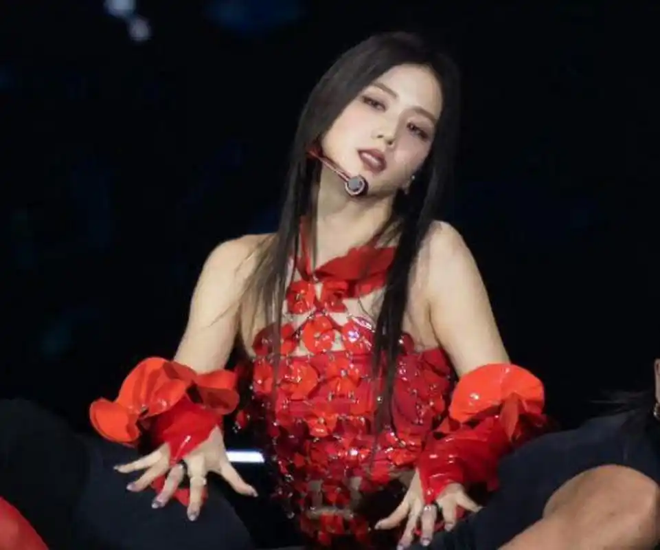 金智秀jisoo,上热搜了!