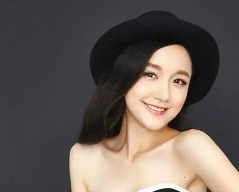 嘴角有痣的女明星李倩,因痣成名美的很有辨识度