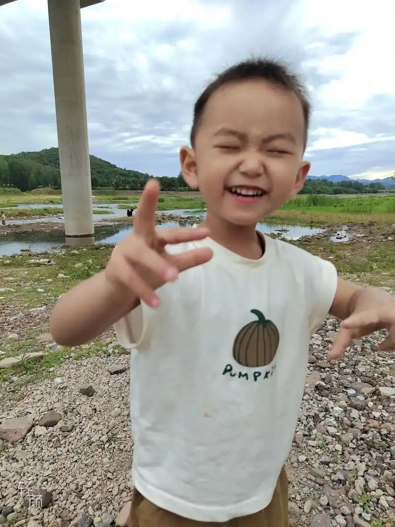 阳光小男孩 #最纯真的笑容 #无忧无虑的童年 #我的小男孩 - 抖音
