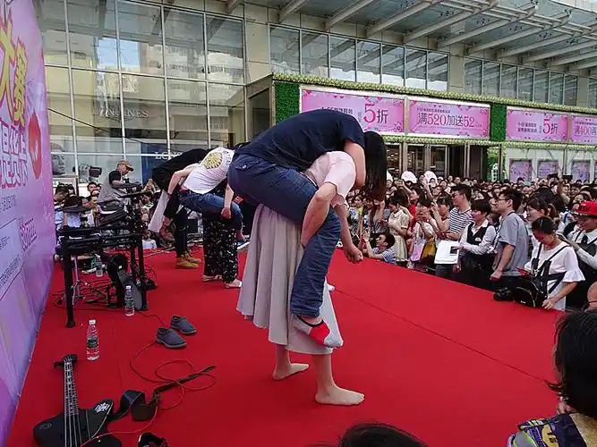 论坛 69 大话四川论坛 69 南充论坛 69 南充520接吻大赛 嘴对嘴