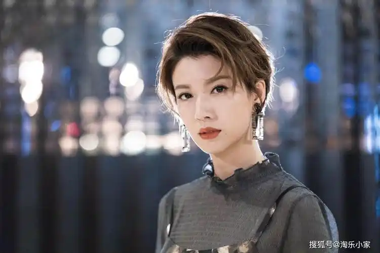 专访:入行7年,视后蔡思贝这行尔虞我诈:我觉得我做到光明磊落!