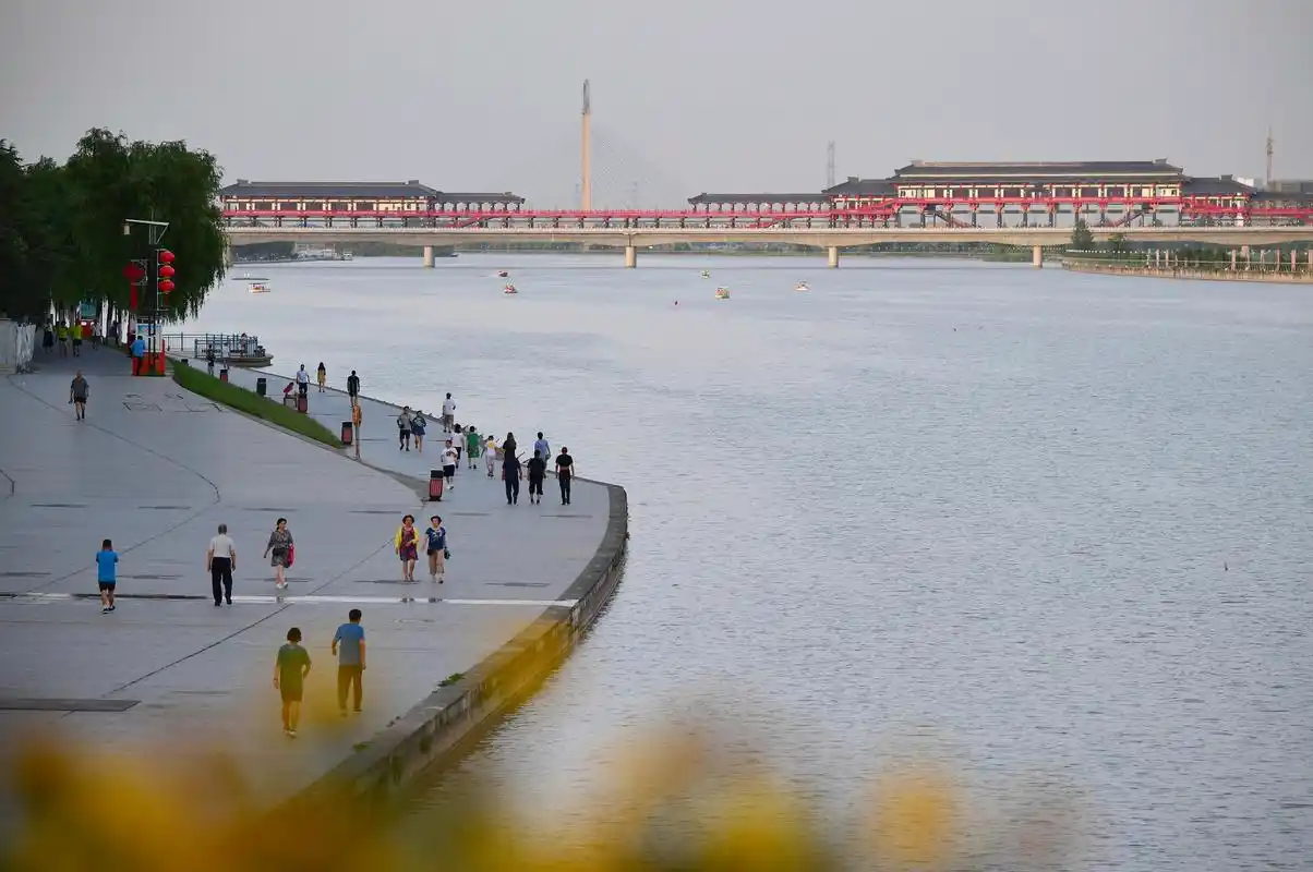 陕西:渭河沿岸乐享健身