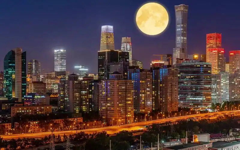 一首《小小月亮》照亮各位游子出生的城市,奋斗的城市,中秋佳节,千里