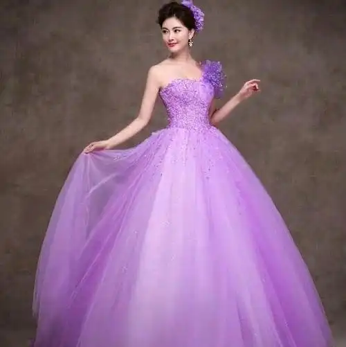 你喜欢哪件紫色晚礼服,测你能抓住自己的真爱吗?我能抓住!