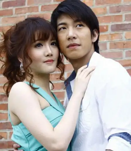 图泰星bie和妻子的照片放送为女儿不敢看美女