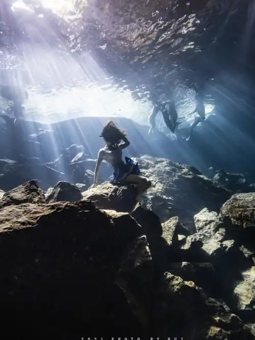 自由潜水  #94广州潜水教练小雅94  白龙洞耶稣光