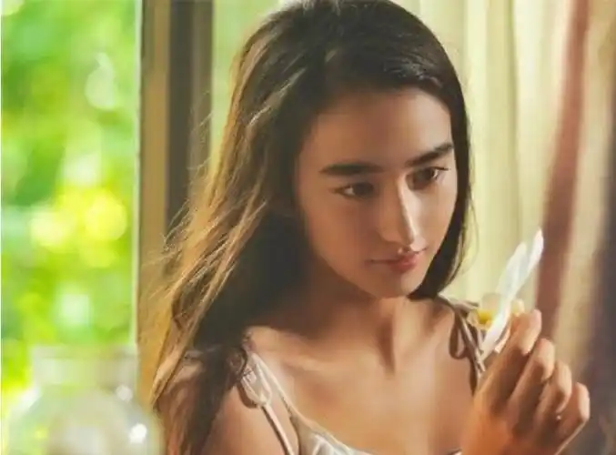 2012年的时候,李宛妲参加了《天天向上》,还登上了