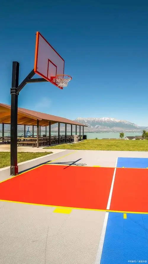 室外篮球场是浮地板价格
