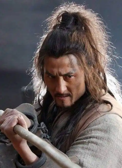 豹子头林冲懦弱阴毒,为了权势出卖老婆清白,堪比水浒版岳不群_妻子