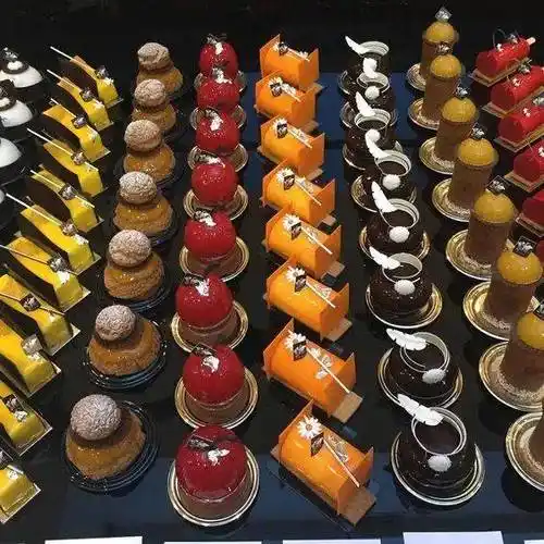 自助餐法式甜品摆盘技巧