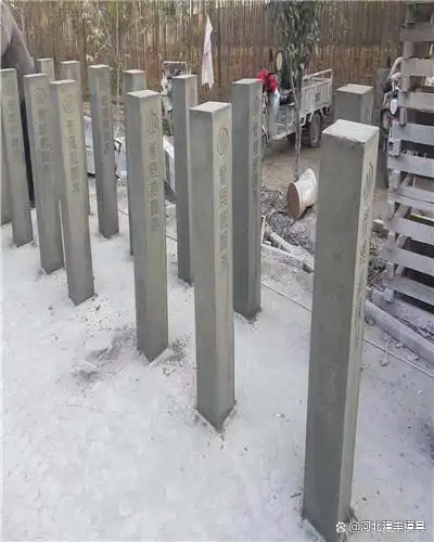 立柱模具是生产水泥立柱件的主要工具,是埋放在公路两侧起到警示或者