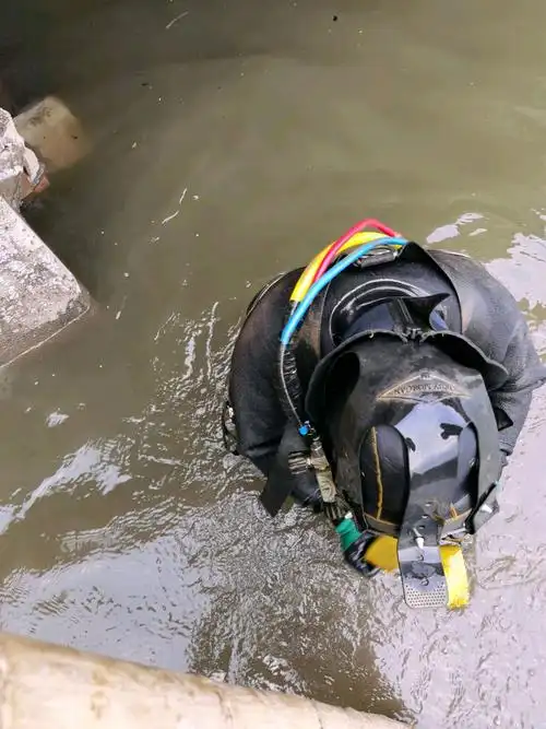 潜水员水下打捞,专业潜水员服务
