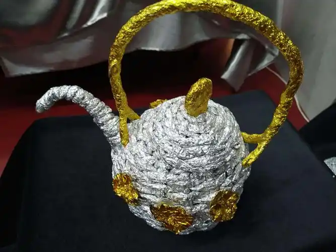 实验学校庆"六一"线上美术展览系列之七——"银光璀璨 创意锡纸制作"