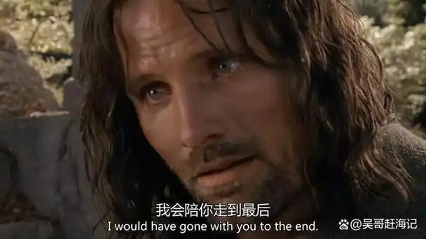 电影《魔戒护戒使者》如何通过拍摄技巧表现出史诗般的气势?