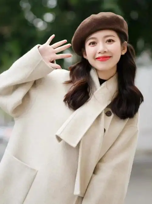 那对于我们普通人,要手姿怎么摆更好看呢?