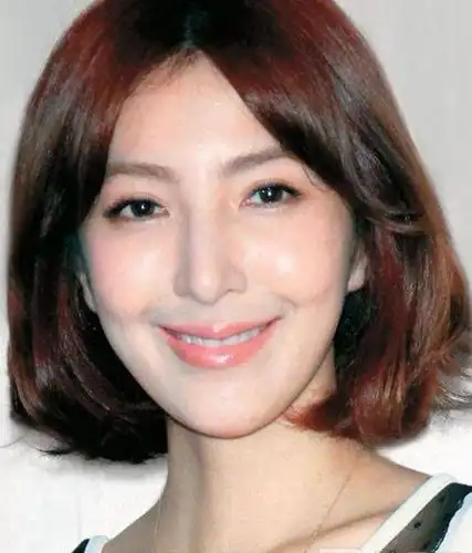 拥有"鹰钩鼻"的5位明星,最后两位因长得太像被误认是"兄妹"