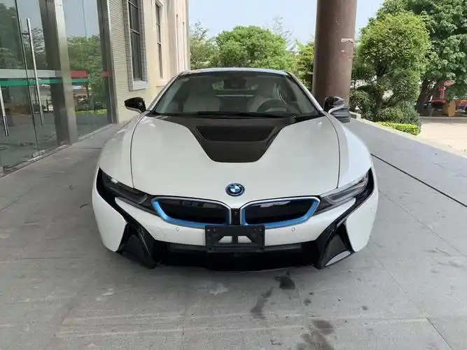 2017宝马i8 1.