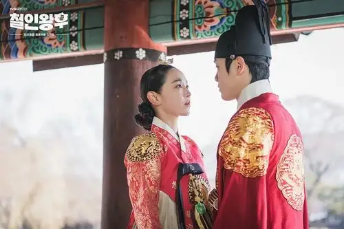 哲宗是怎么一步步爱上中殿娘娘的聊聊韩剧哲仁王后的感情线