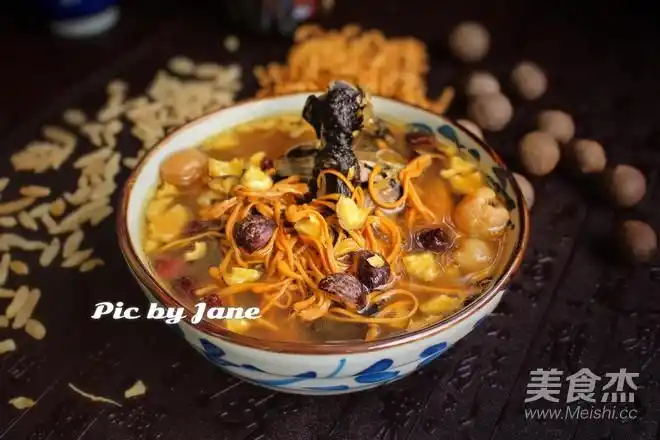 海椰皇虫草花乌鸡汤