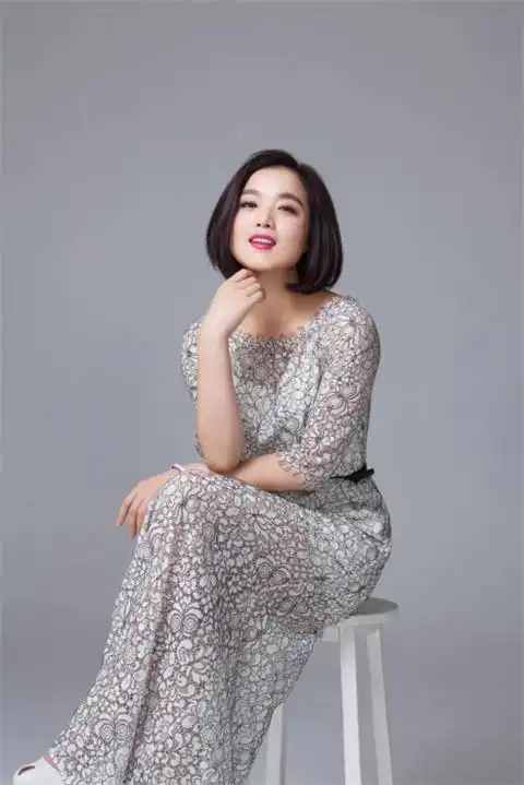 青年歌唱家白雪发布新歌《等你一万年》