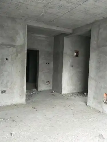 舞阳国际城三期,四楼三室一厅一卫,毛坯房