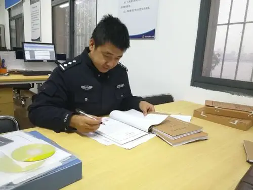 逐字分析笔录找疑点智斗违法采砂嫌犯他誓做长江守护人