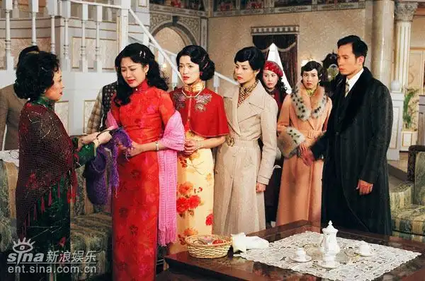 《胭脂水粉》打响头炮 黎姿戏外明争戏内暗斗_电视剧情_嘻嘻网