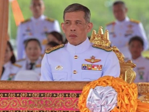 泰国新国王玛哈·哇集拉隆功资料背景老婆照片