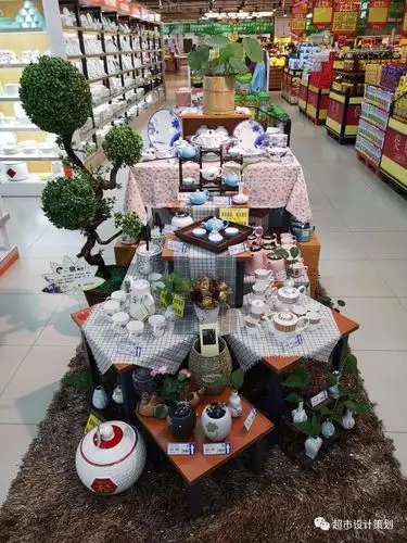 和生活的心怎么能摆出这么美的陈列一组广西超市的荷花系列美陈欣赏