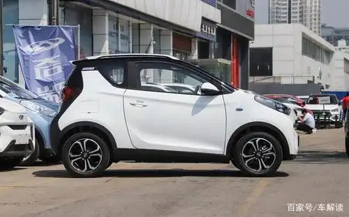 双门两座,4万起步,这台零油耗的"代步神器","小"得刚刚好