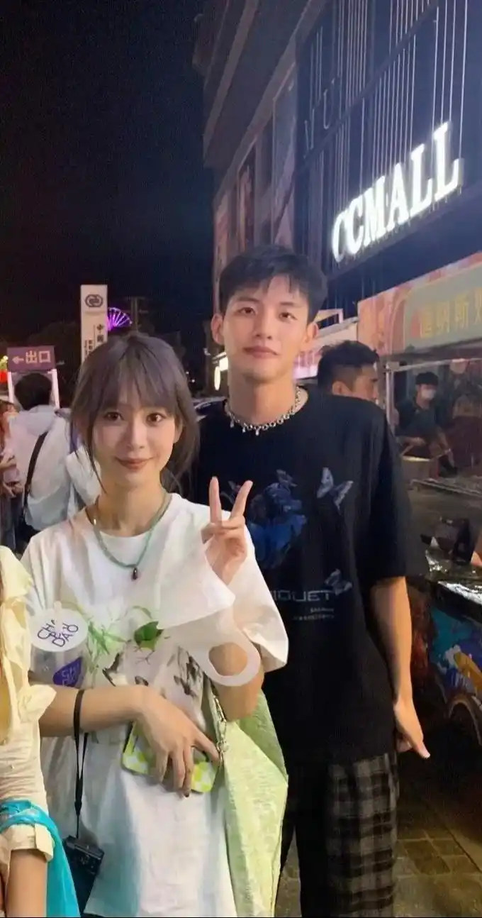 四年了还是走不出来.#怦然心动20岁 #朱非 - 抖音