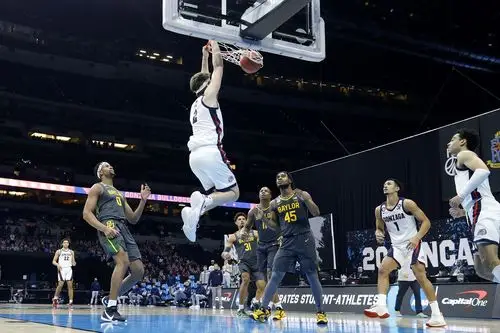 ncaa决赛:贝勒大学队史第一冠 冈萨加全胜金身被破