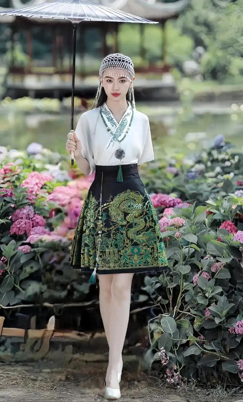 新中式复古国风交领上衣短款重工织金马面裙,古风女装汉服,尽显 - 抖