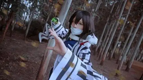 鬼灭之刃蛇柱cos:别跟甘露寺蜜璃说话,小心我的小白蛇